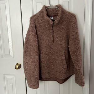 Woman’s sherpa pullover with pocket